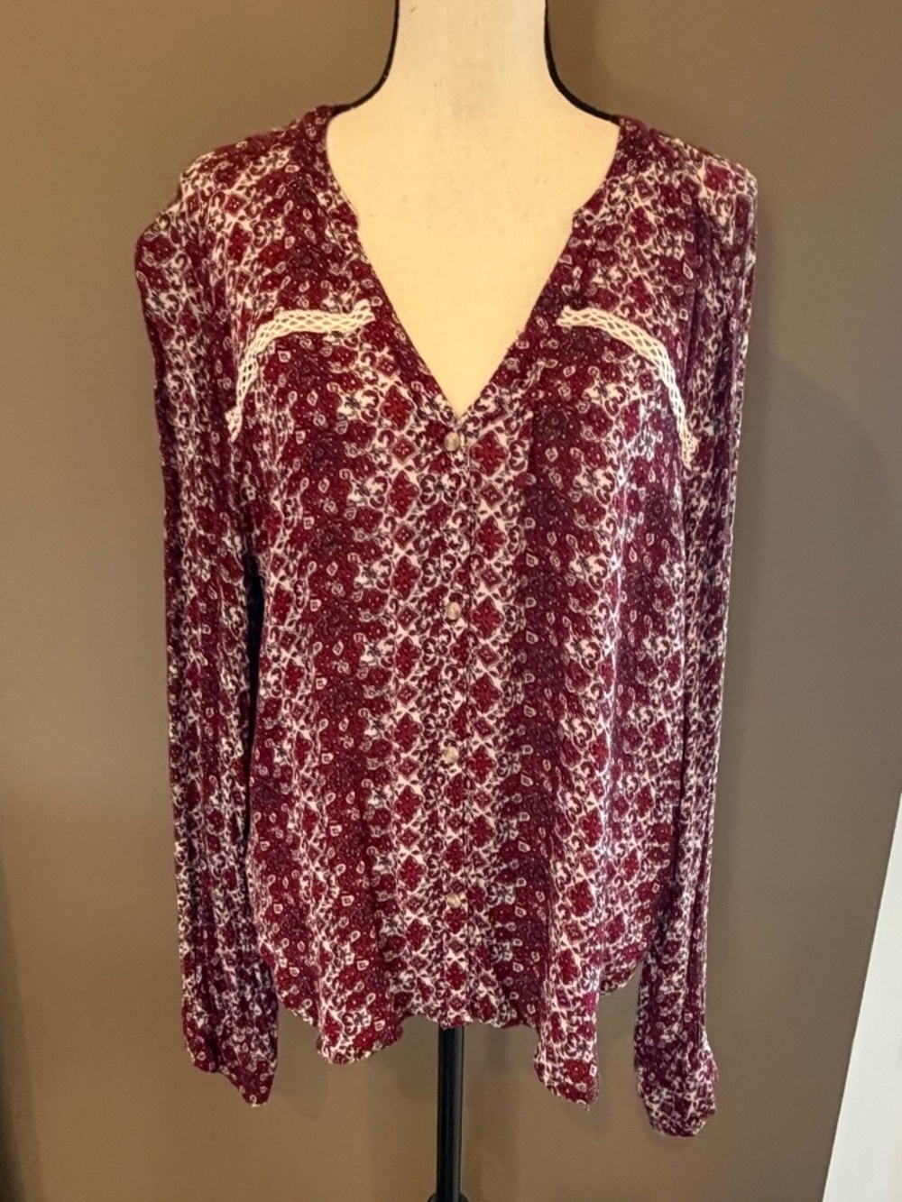Hollister Boho Red Blouse with lace detail, V-neck, Loose fit, Size Large